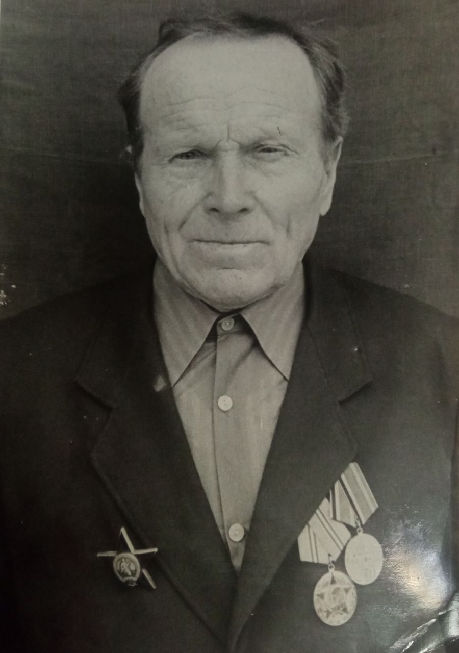 Емельянов Александр Дмитриевич